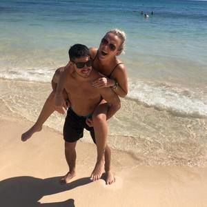 Meet your Posher, Maya